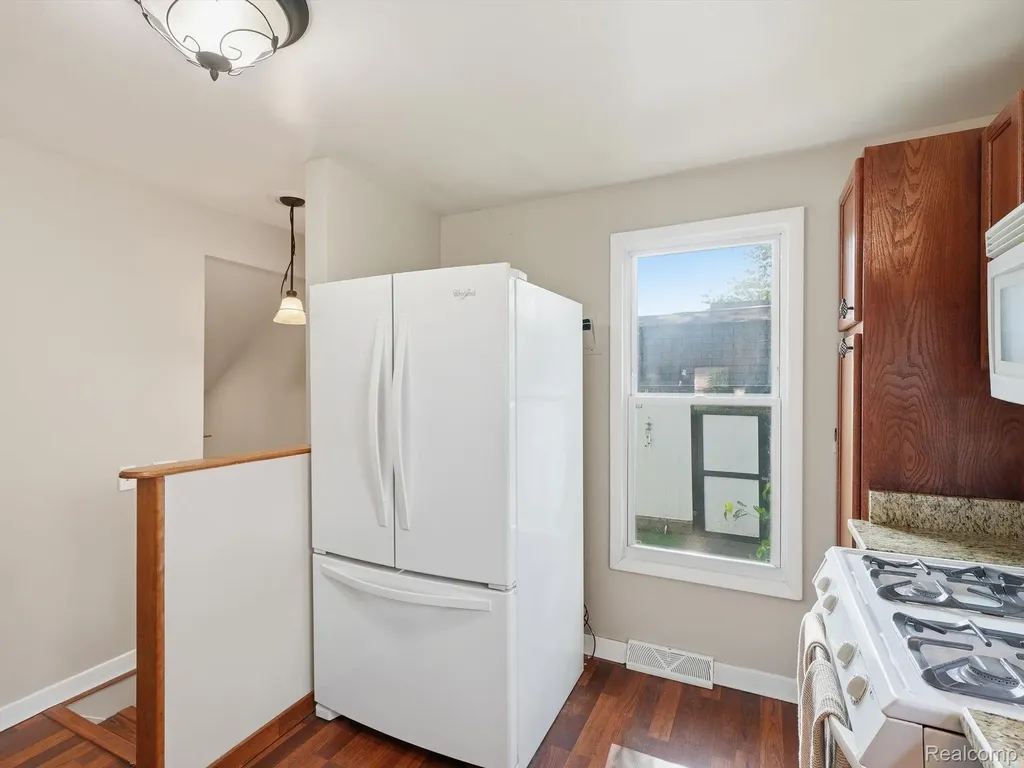 1728 Beechcroft Street Keego Harbor City MI 48320