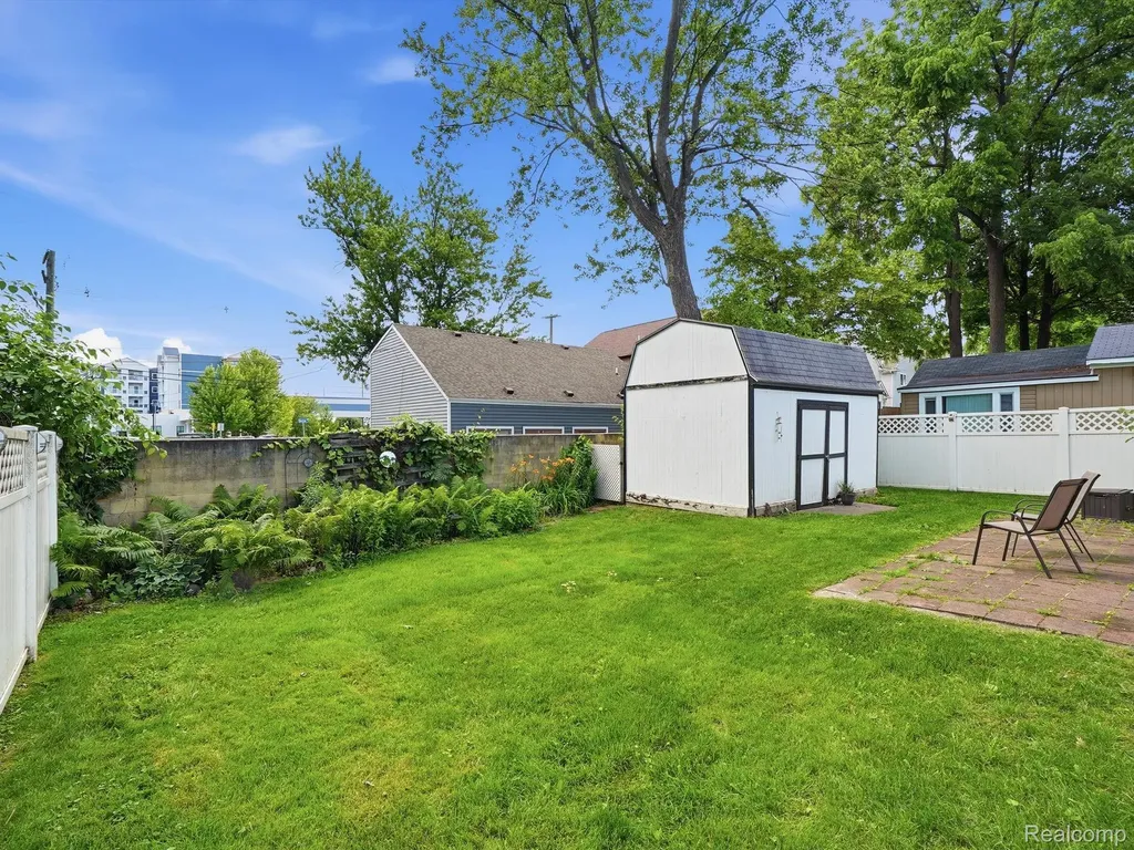 1728 Beechcroft Street Keego Harbor City MI 48320