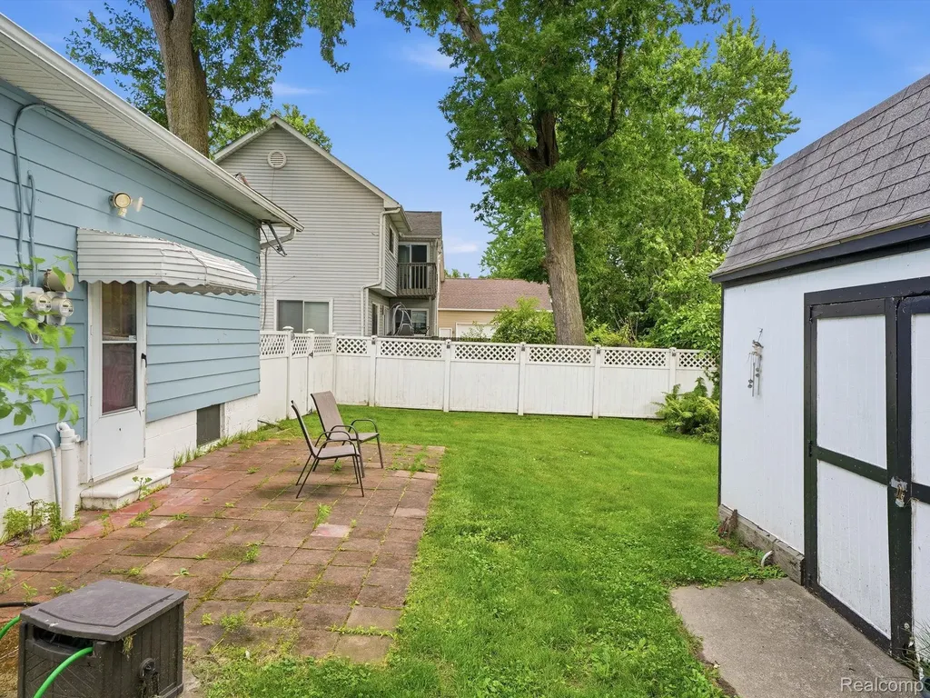 1728 Beechcroft Street Keego Harbor City MI 48320