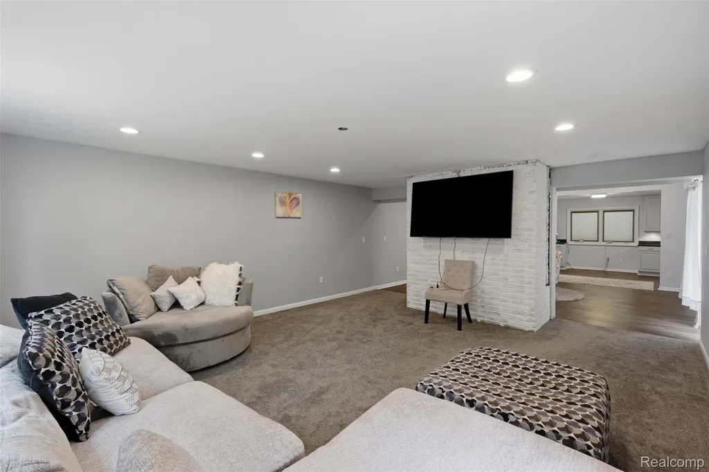 30715 N Greenbriar Road Franklin Village MI 48025