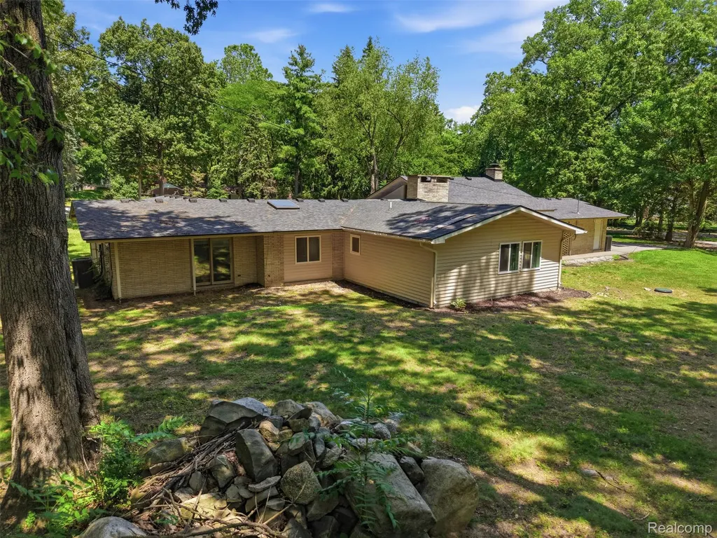 30715 N Greenbriar Road Franklin Village MI 48025