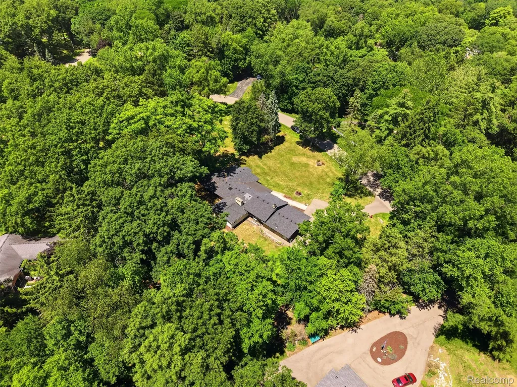 30715 N Greenbriar Road Franklin Village MI 48025