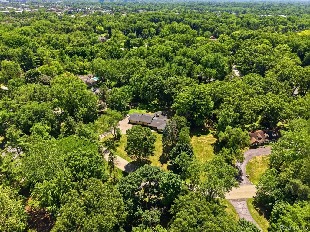 30715 N Greenbriar Road Franklin Village MI 48025