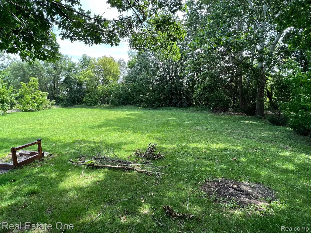 50590 Card Road Macomb Township MI 48044