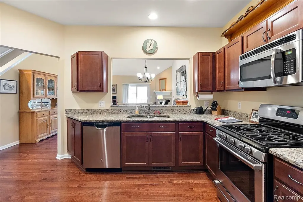 3349 Grove Lane Auburn Hills City MI 48326