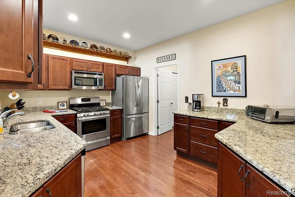 3349 Grove Lane Auburn Hills City MI 48326
