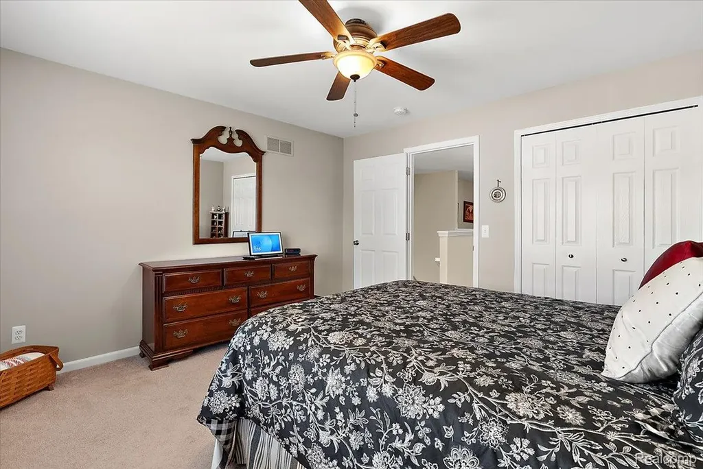 3349 Grove Lane Auburn Hills City MI 48326