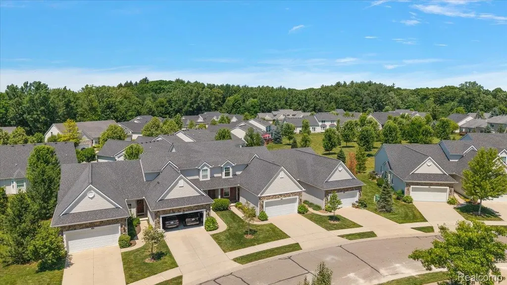 3349 Grove Lane Auburn Hills City MI 48326