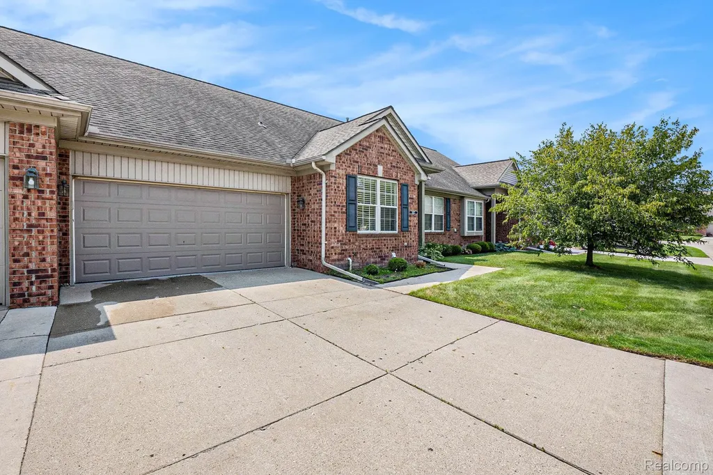 5477 Victory Circle Sterling Heights City MI 48310
