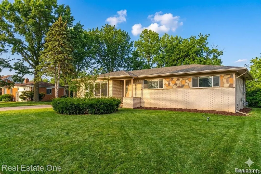 50500 Card Road Macomb Township MI 48044