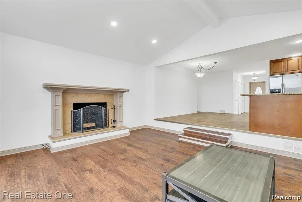 50500 Card Road Macomb Township MI 48044