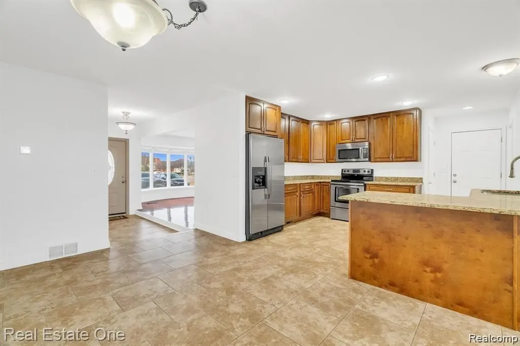 50500 Card Road Macomb Township MI 48044