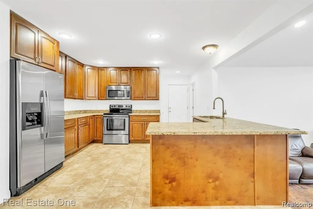 50500 Card Road Macomb Township MI 48044
