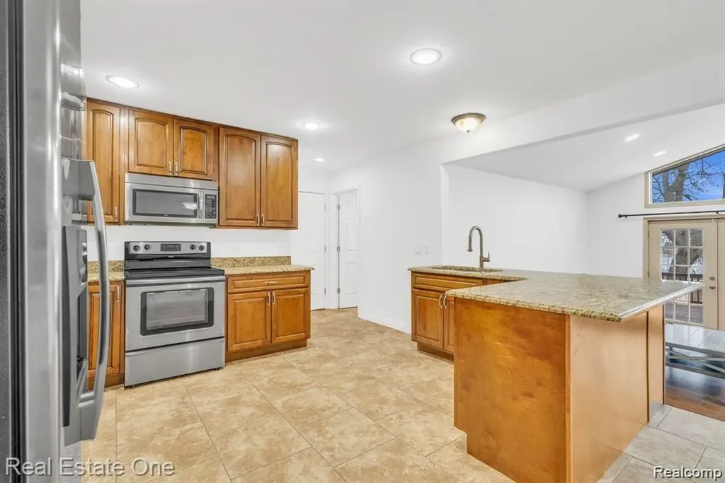 50500 Card Road Macomb Township MI 48044