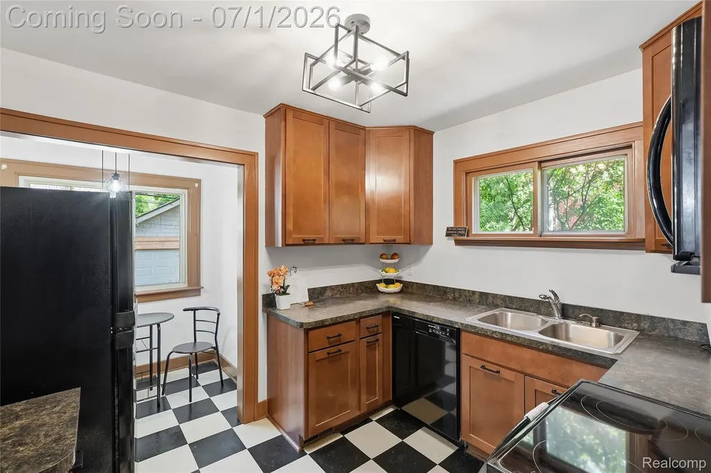 715 Laprairie Street Ferndale City MI 48220