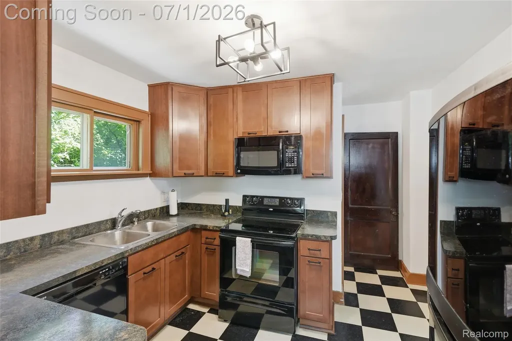 715 Laprairie Street Ferndale City MI 48220