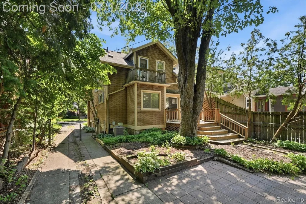 715 Laprairie Street Ferndale City MI 48220
