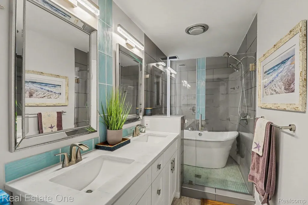 310 Pine Tree Road Orion Charter Township MI 48362