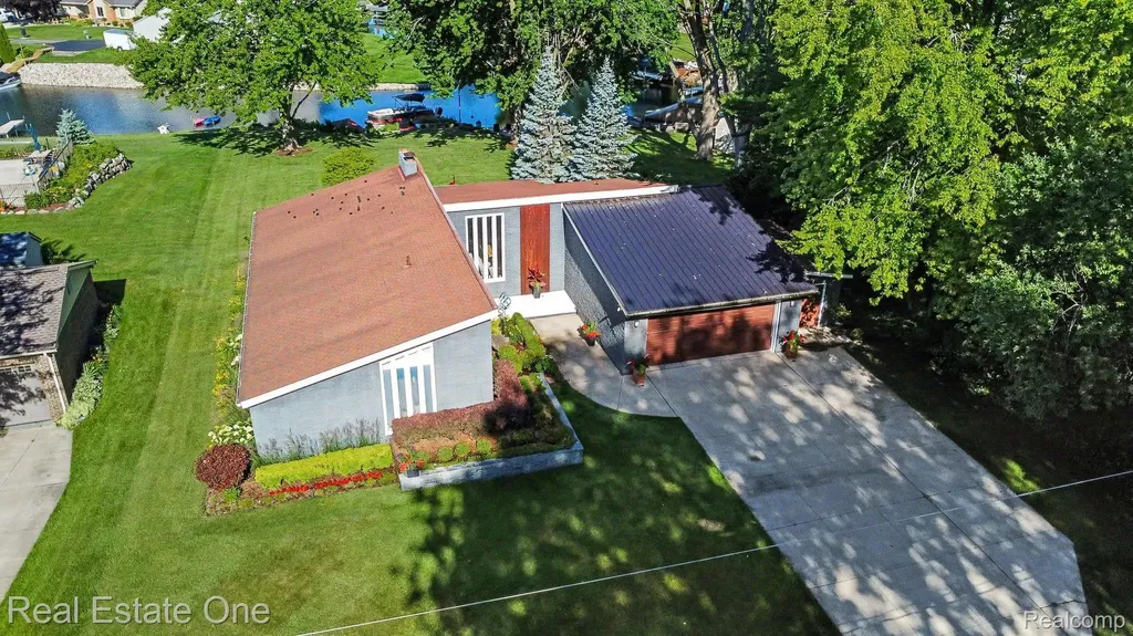 310 Pine Tree Road Orion Charter Township MI 48362