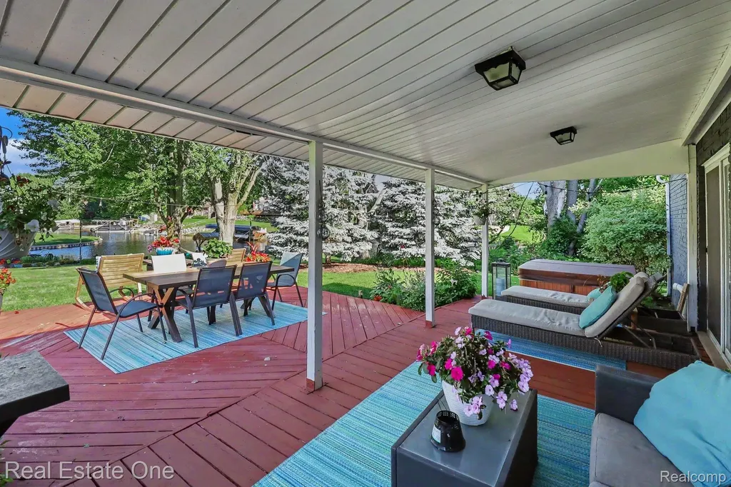 310 Pine Tree Road Orion Charter Township MI 48362