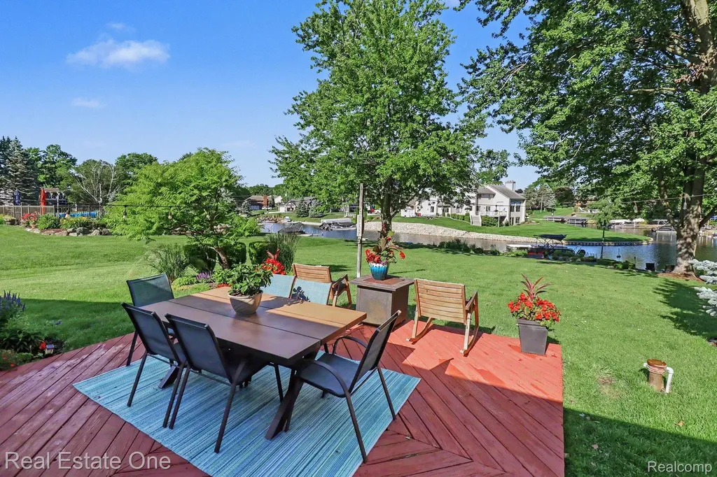 310 Pine Tree Road Orion Charter Township MI 48362