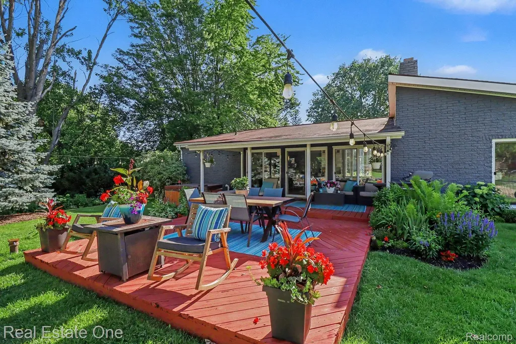 310 Pine Tree Road Orion Charter Township MI 48362