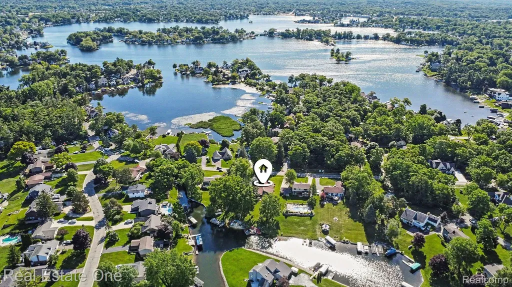 310 Pine Tree Road Orion Charter Township MI 48362