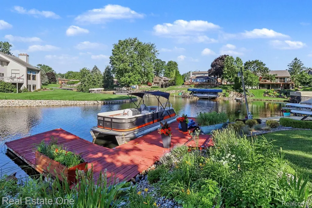 310 Pine Tree Road Orion Charter Township MI 48362