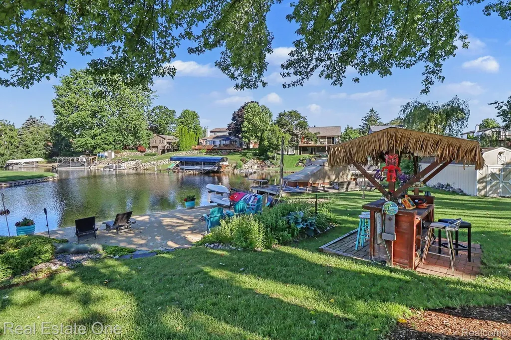 310 Pine Tree Road Orion Charter Township MI 48362