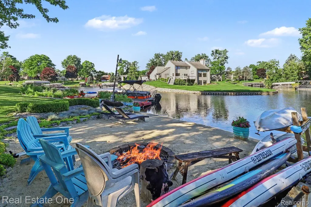 310 Pine Tree Road Orion Charter Township MI 48362