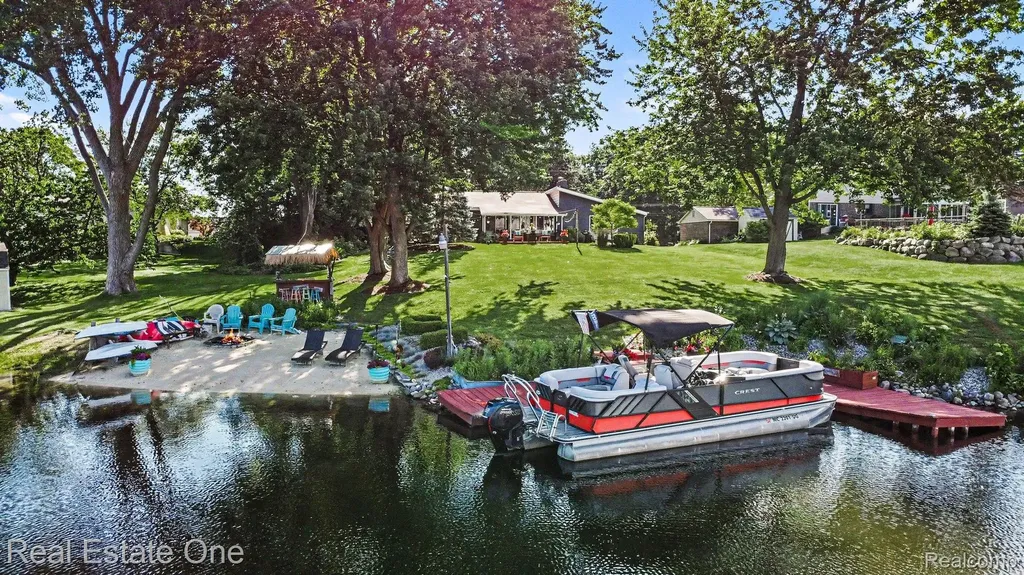 310 Pine Tree Road Orion Charter Township MI 48362