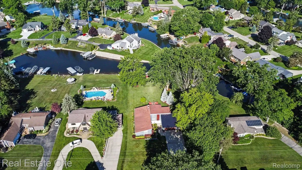 310 Pine Tree Road Orion Charter Township MI 48362