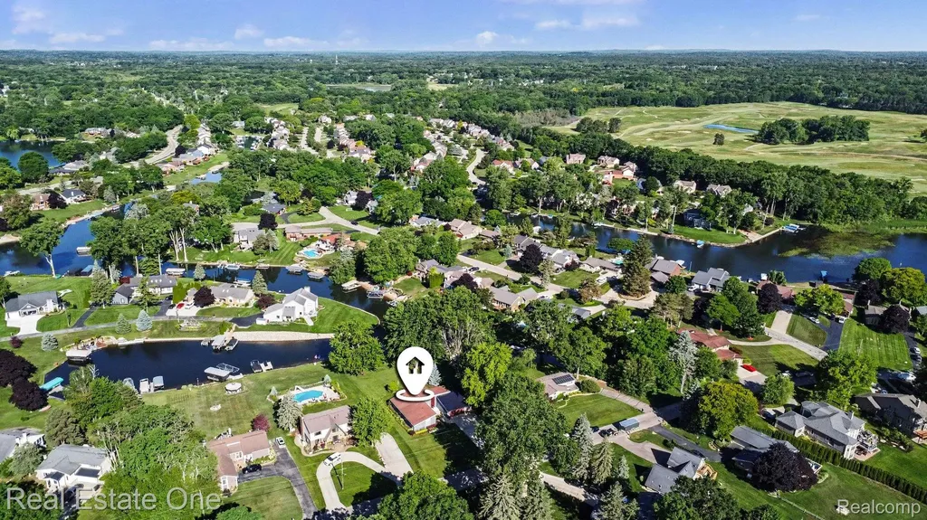 310 Pine Tree Road Orion Charter Township MI 48362