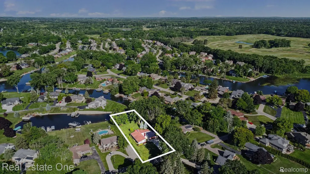 310 Pine Tree Road Orion Charter Township MI 48362