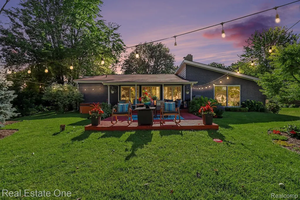 310 Pine Tree Road Orion Charter Township MI 48362
