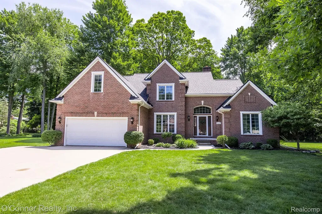 3239 Turnberry Port Huron Charter Township MI 48060
