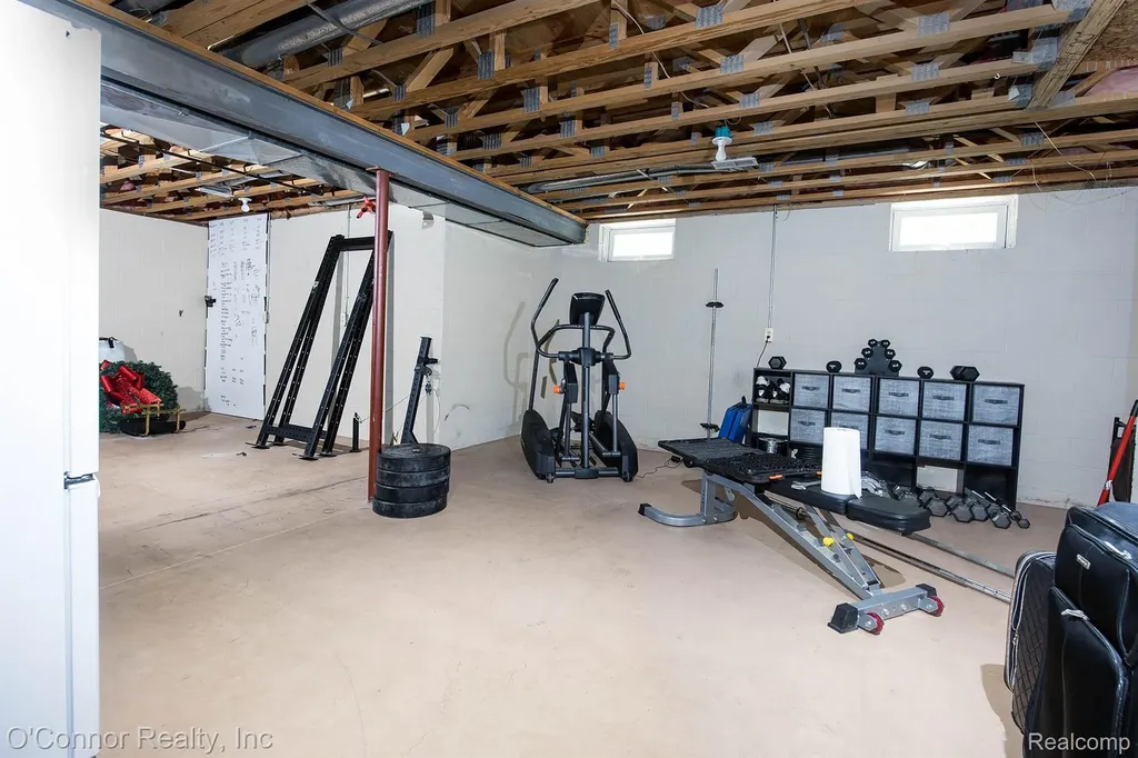 3239 Turnberry Port Huron Charter Township MI 48060