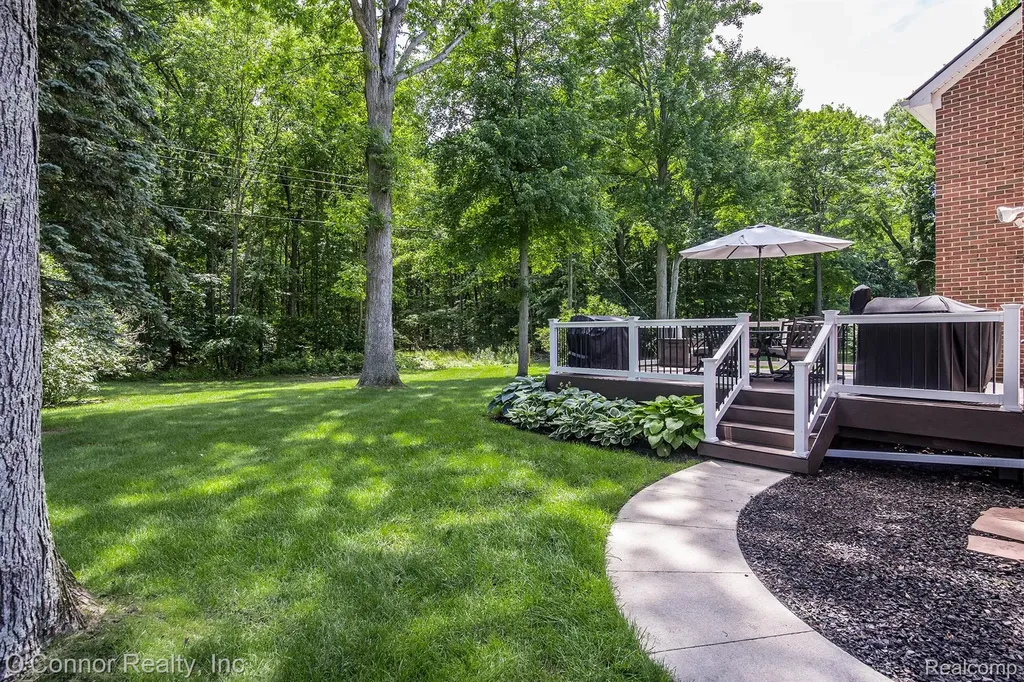 3239 Turnberry Port Huron Charter Township MI 48060