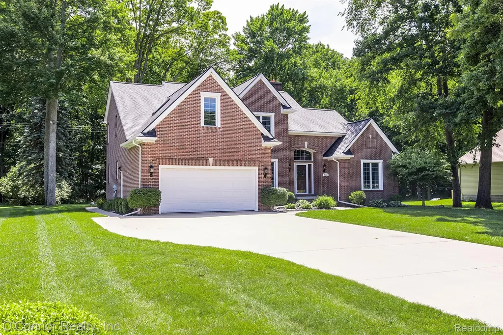 3239 Turnberry Port Huron Charter Township MI 48060