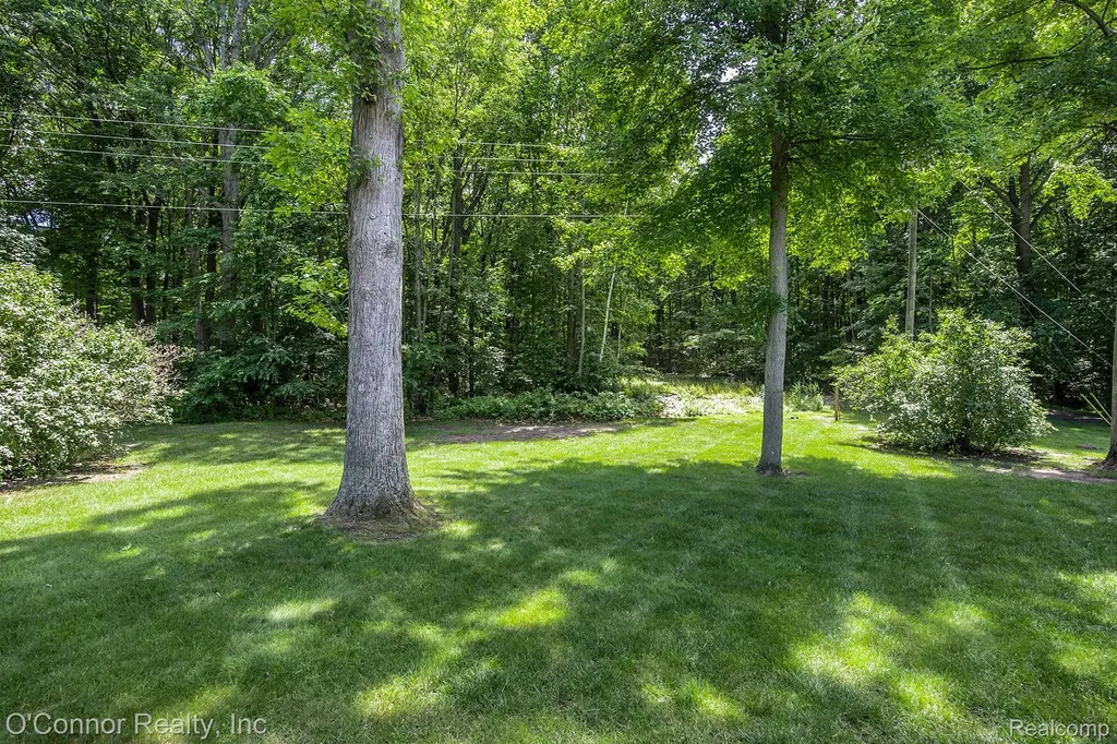 3239 Turnberry Port Huron Charter Township MI 48060