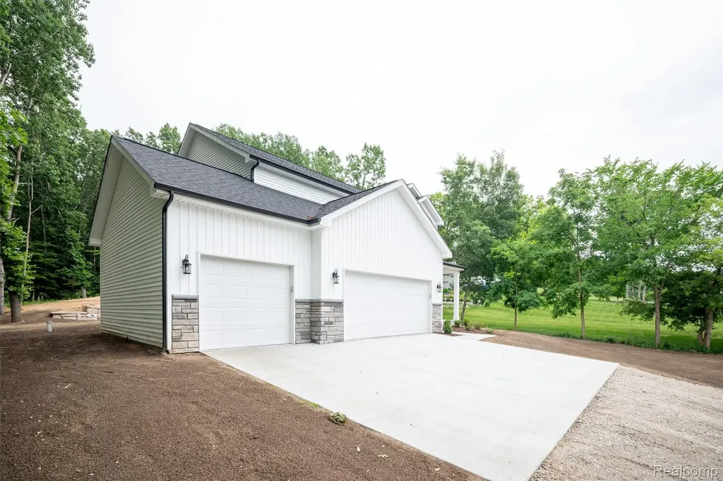 16085 Catalpa Ridge Drive Holly Township MI 48442
