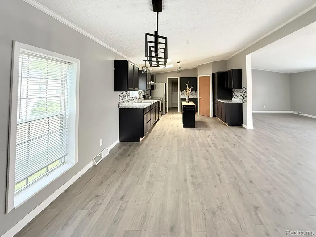 6255 Telegraph Road Bedford Township MI 48133