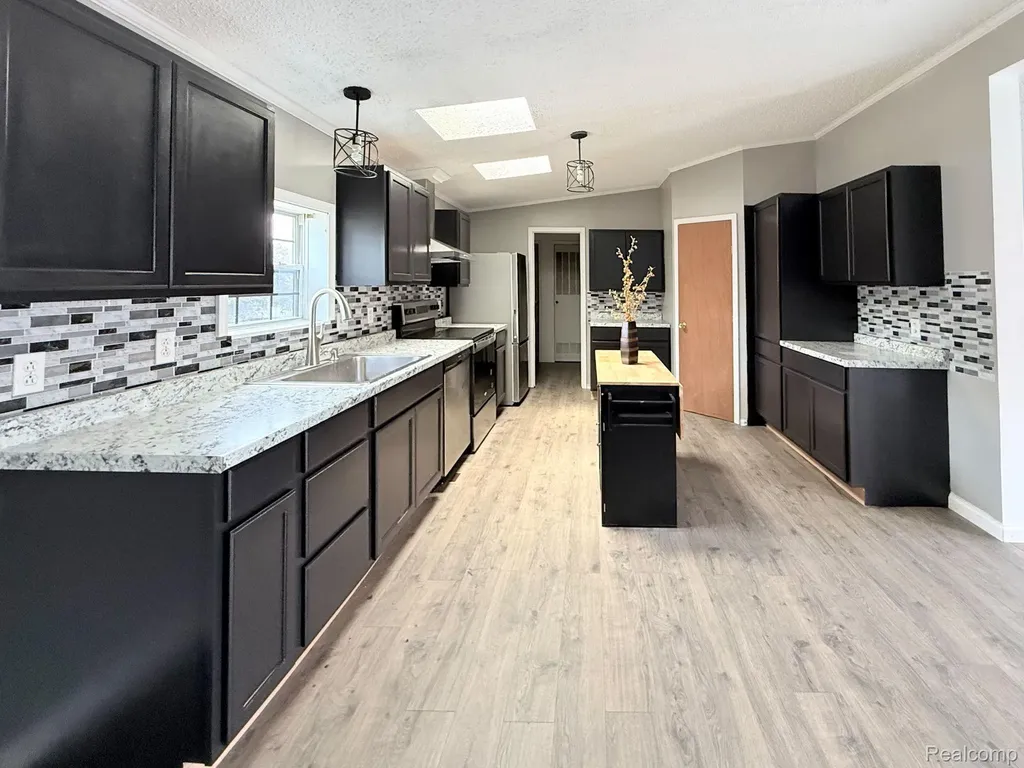 6255 Telegraph Road Bedford Township MI 48133