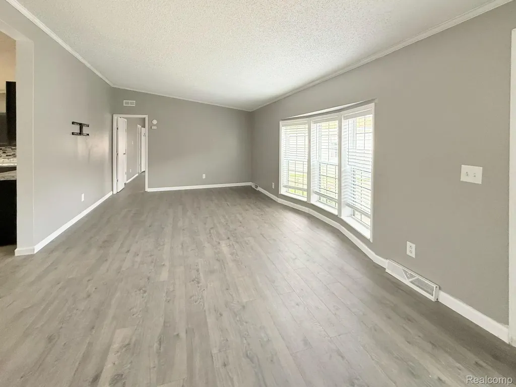 6255 Telegraph Road Bedford Township MI 48133