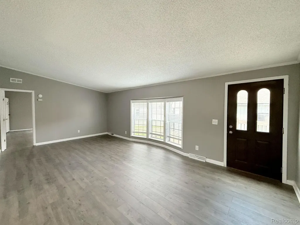 6255 Telegraph Road Bedford Township MI 48133