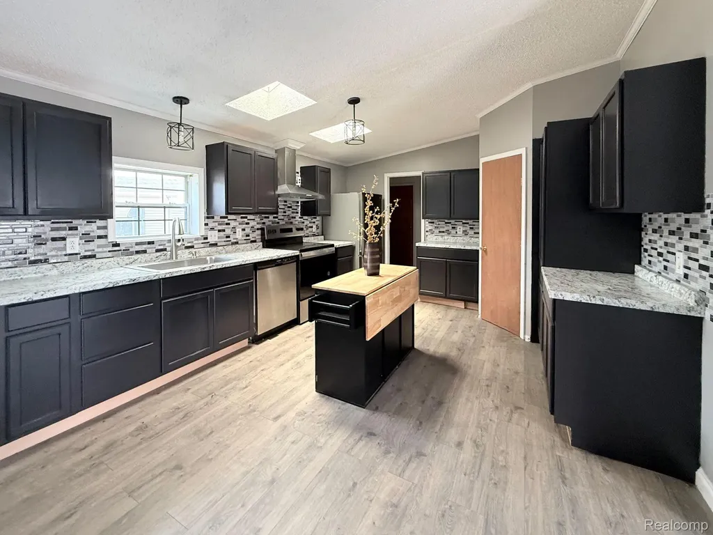 6255 Telegraph Road Bedford Township MI 48133