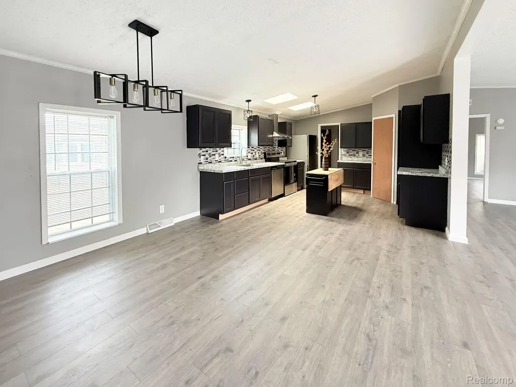 6255 Telegraph Road Bedford Township MI 48133