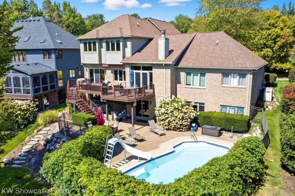 1539 Wandrei Court Commerce Charter Township MI 48382