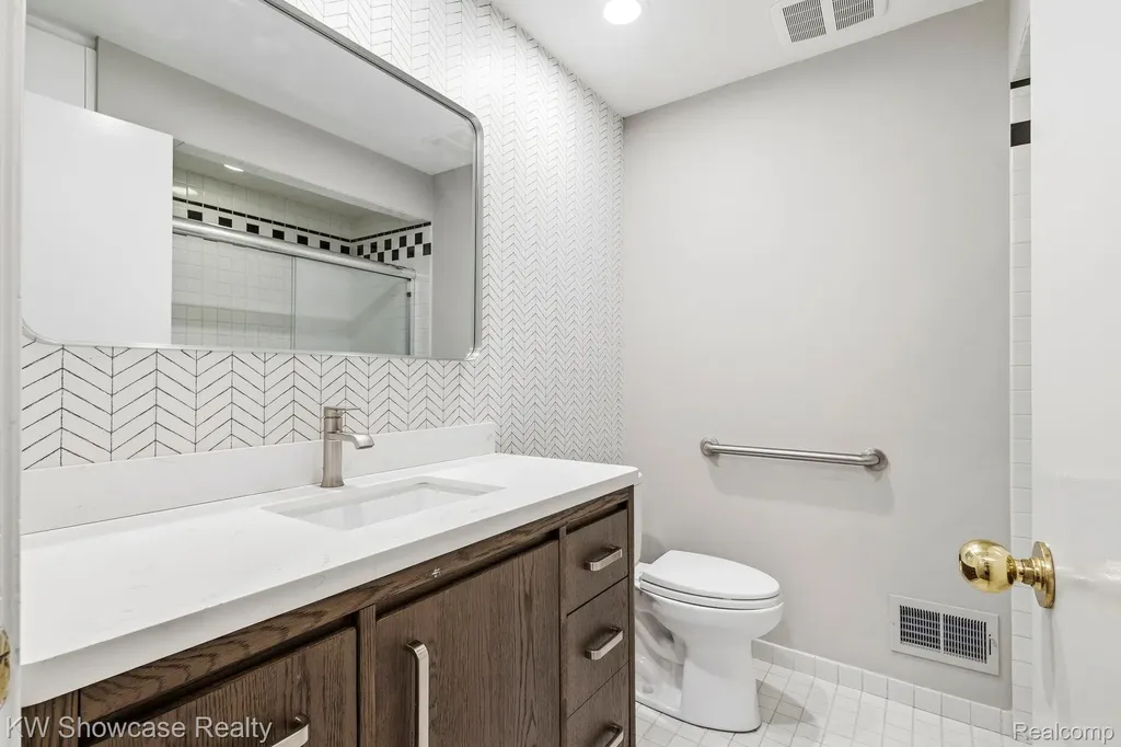 1539 Wandrei Court Commerce Charter Township MI 48382