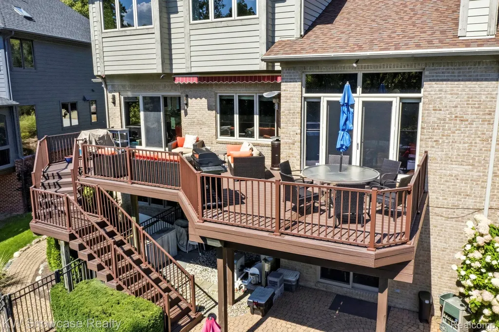 1539 Wandrei Court Commerce Charter Township MI 48382